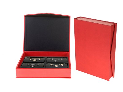 Caja Forrada Polipiel Roja dibujo 8 (4 Huecos)